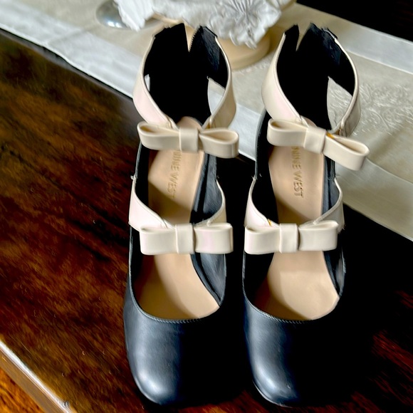 Nine West leather shoes. Perfect Condition.  Size 6.5 - Picture 1 of 8